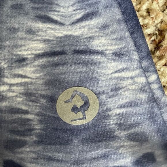 Scorpio Sol Workout Tank with Support Bra - Picture 3 of 5